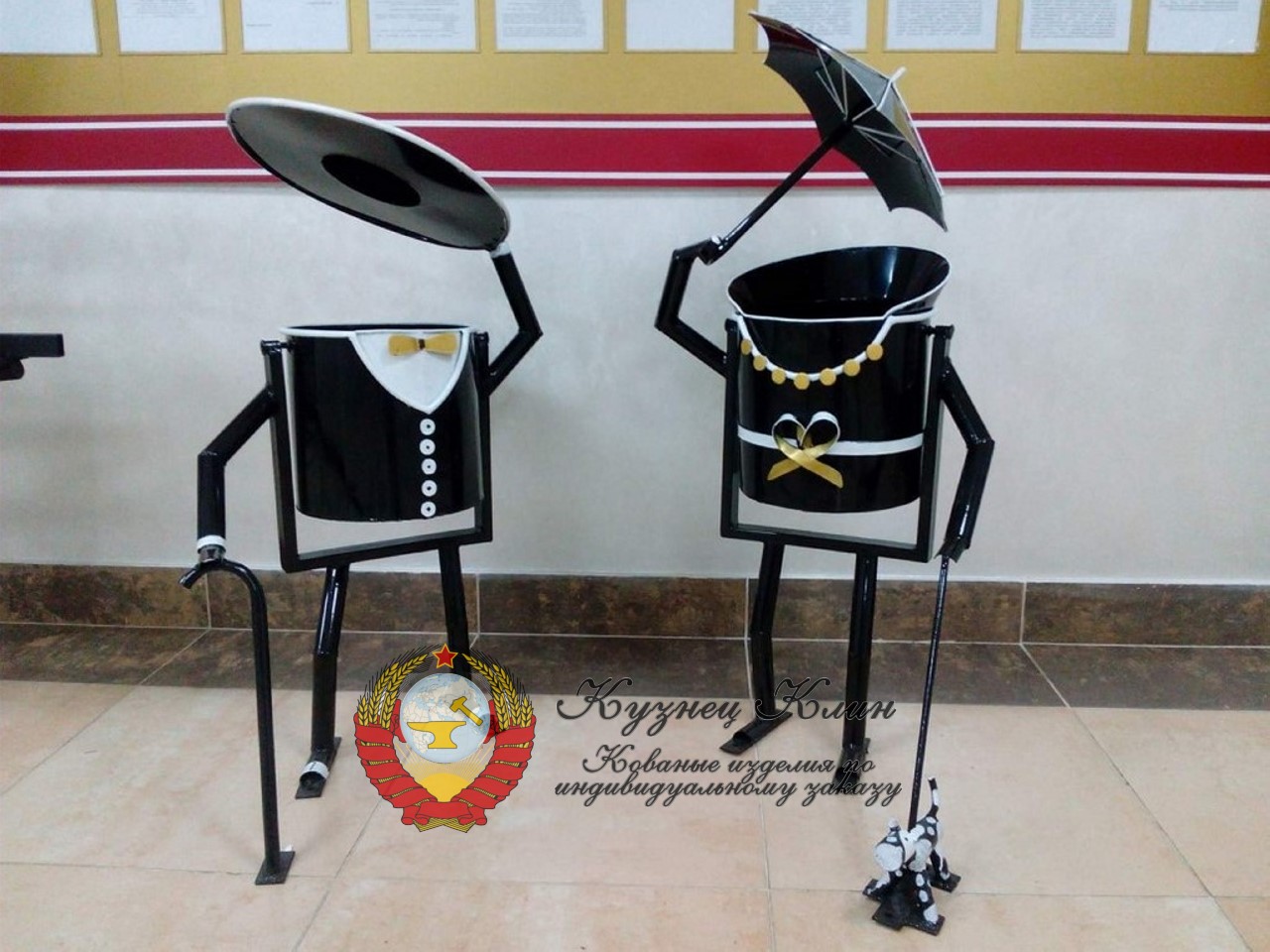 Кованая урна в кафе