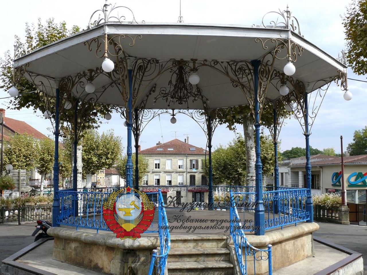 Кованая беседка с освещением