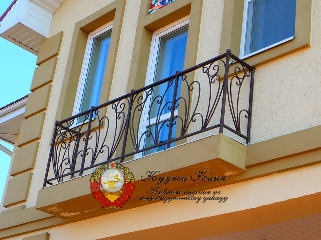 Кованые перила на балкон с выступом