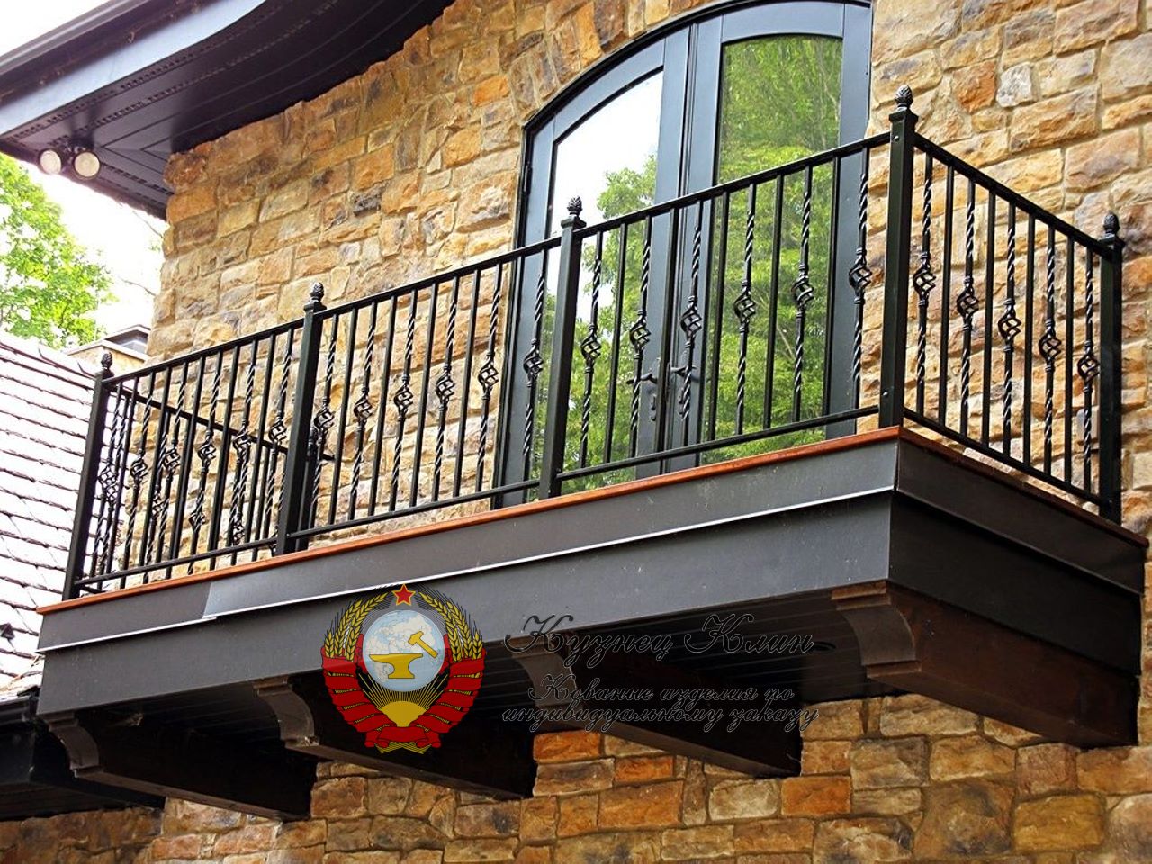 Кованый балкон классический