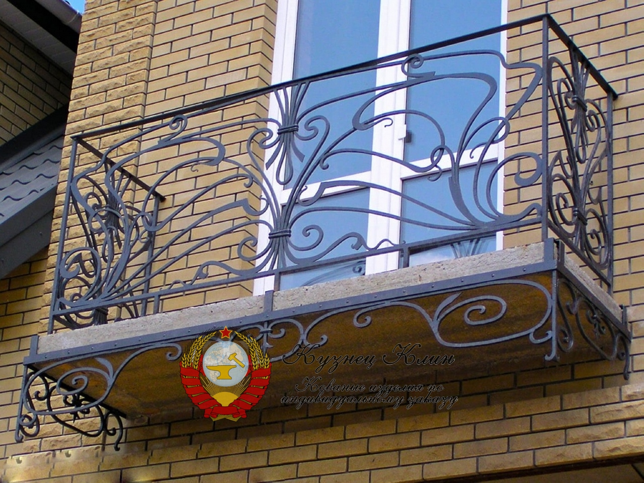 Кованый балкон маленький