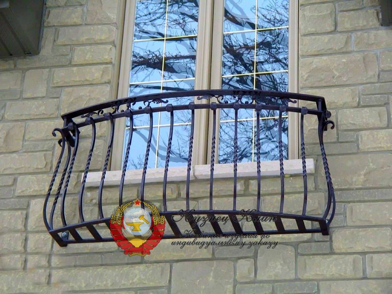 Кованый балкон накладной