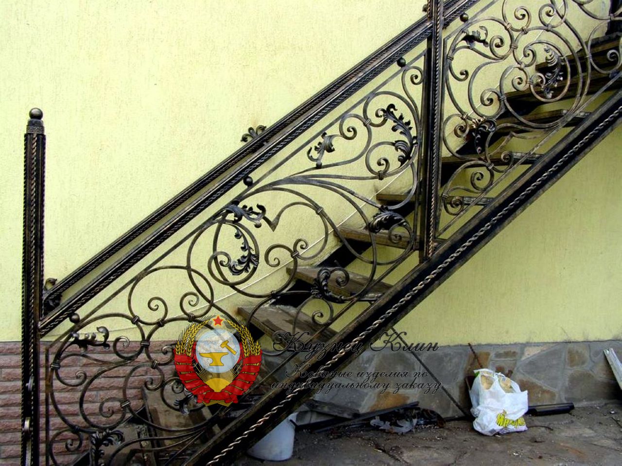 Кованая лестница улмчная