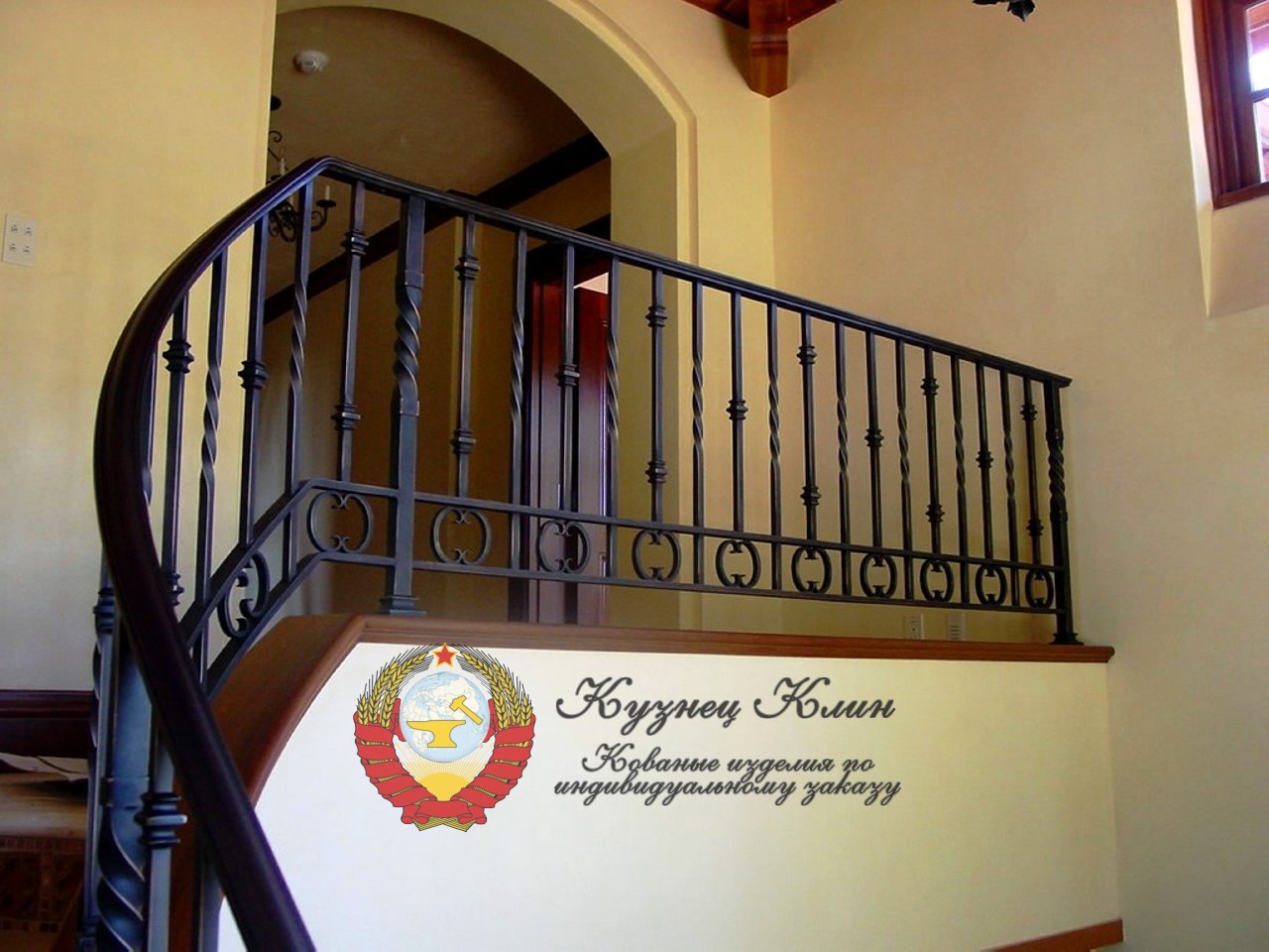 Кованые перила с литыми столбами