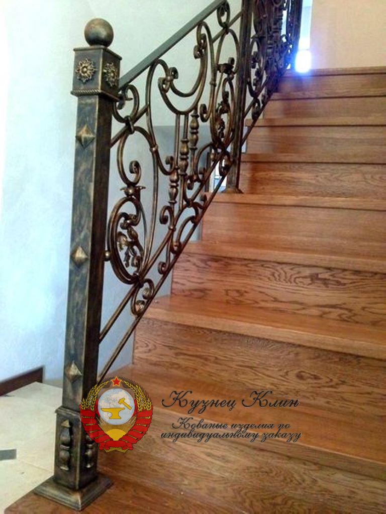 Кованый столб прокованый опорный