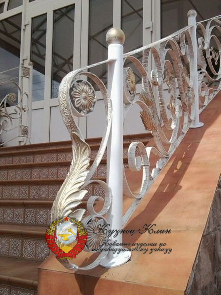 Стартовый столб на консольные ограждения