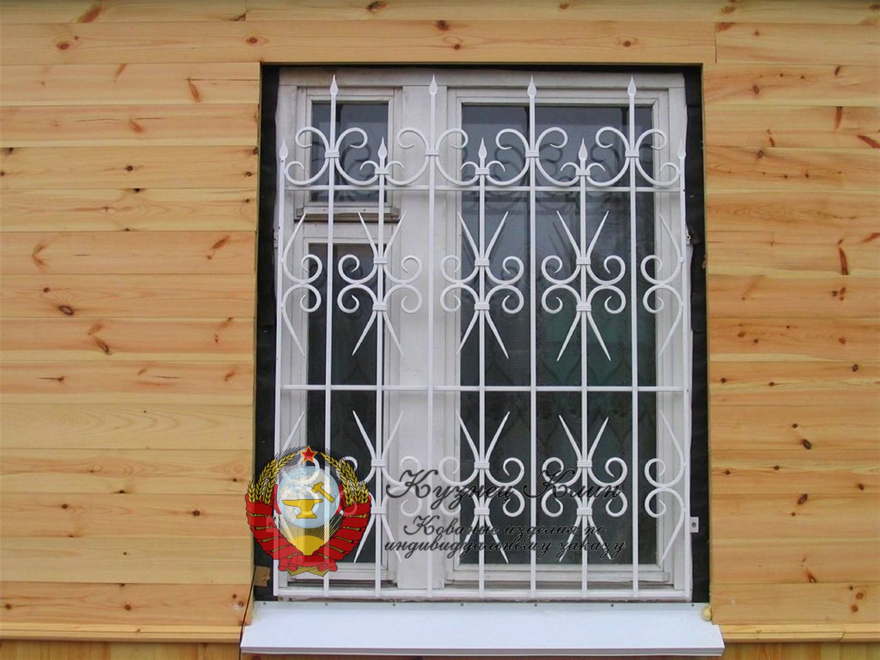 Кованая решетка белая внутренняя
