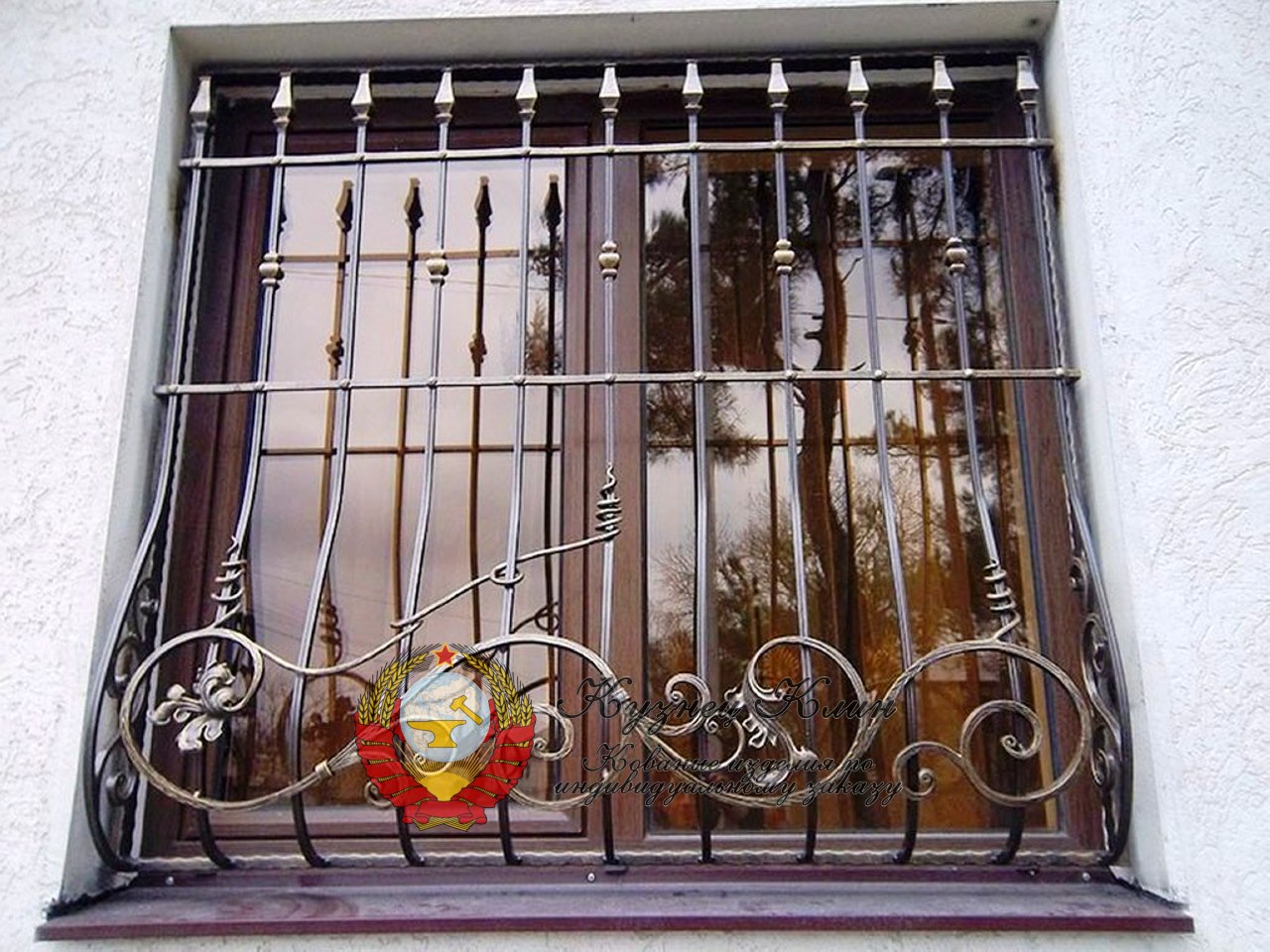 Кованая решетка дутая с вмноградом
