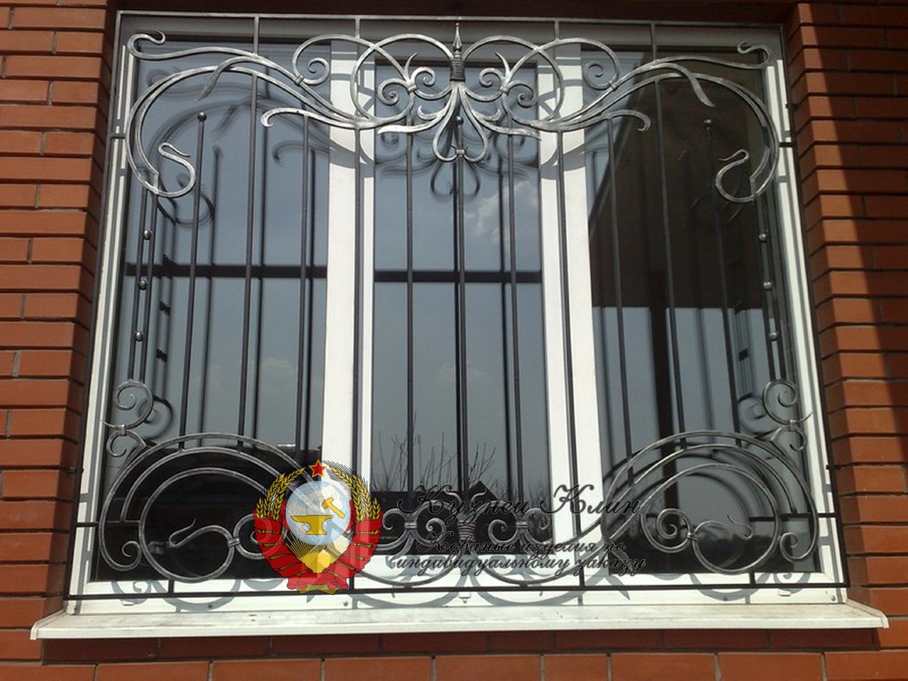 Кованая решетка с прямым центром