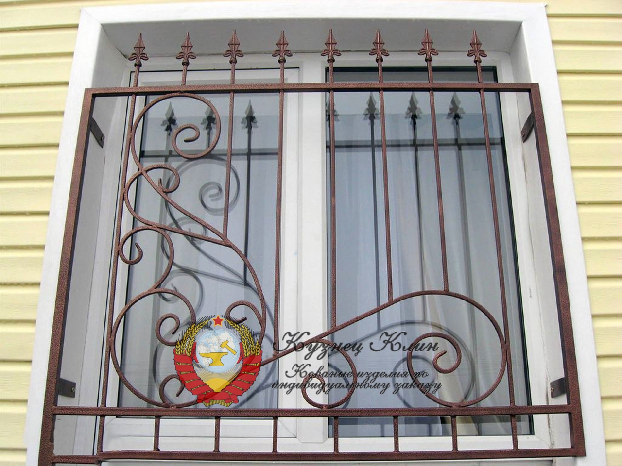 Сварная решетка с ковкой