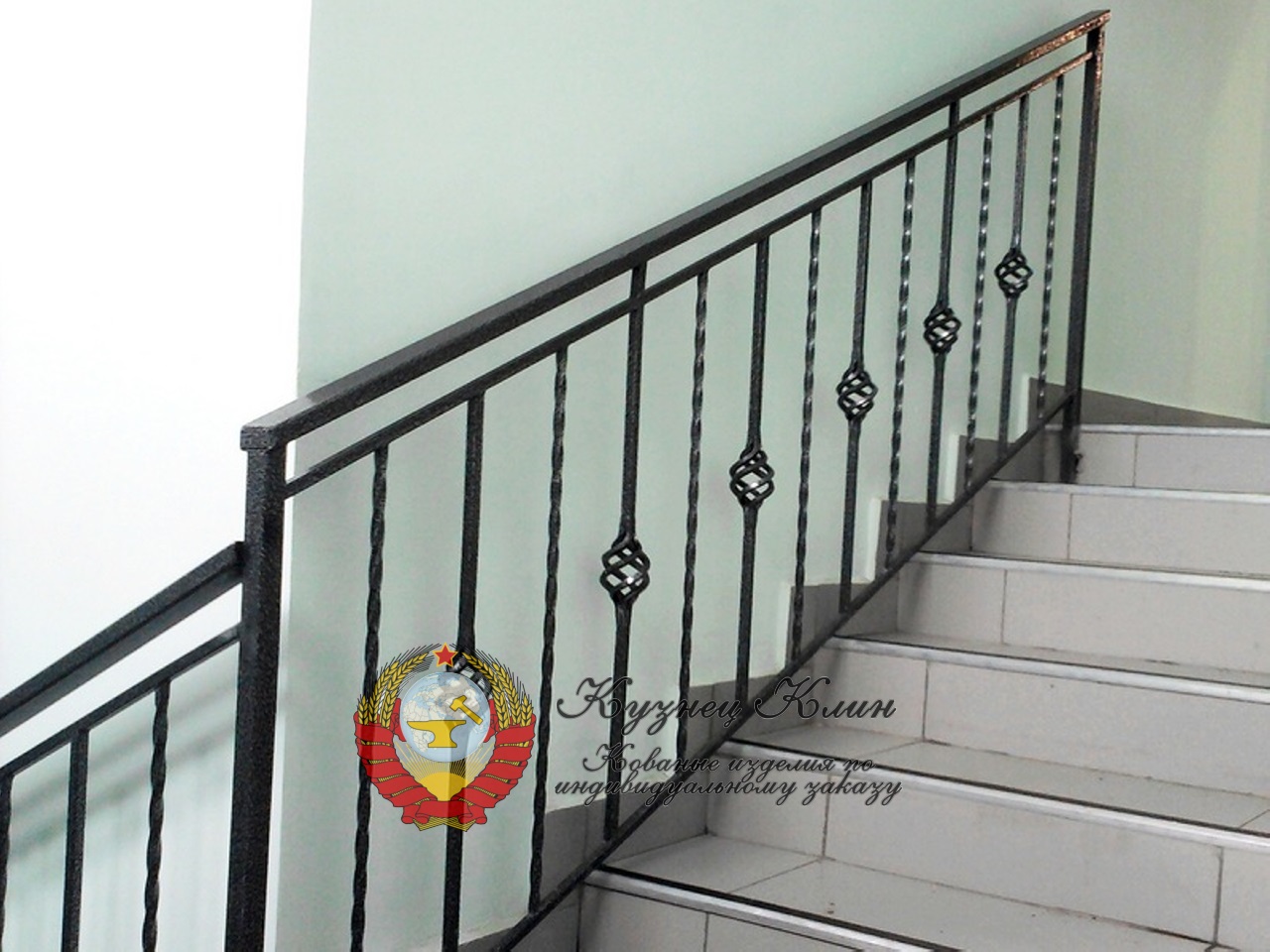 Кованые перила простые с шишками