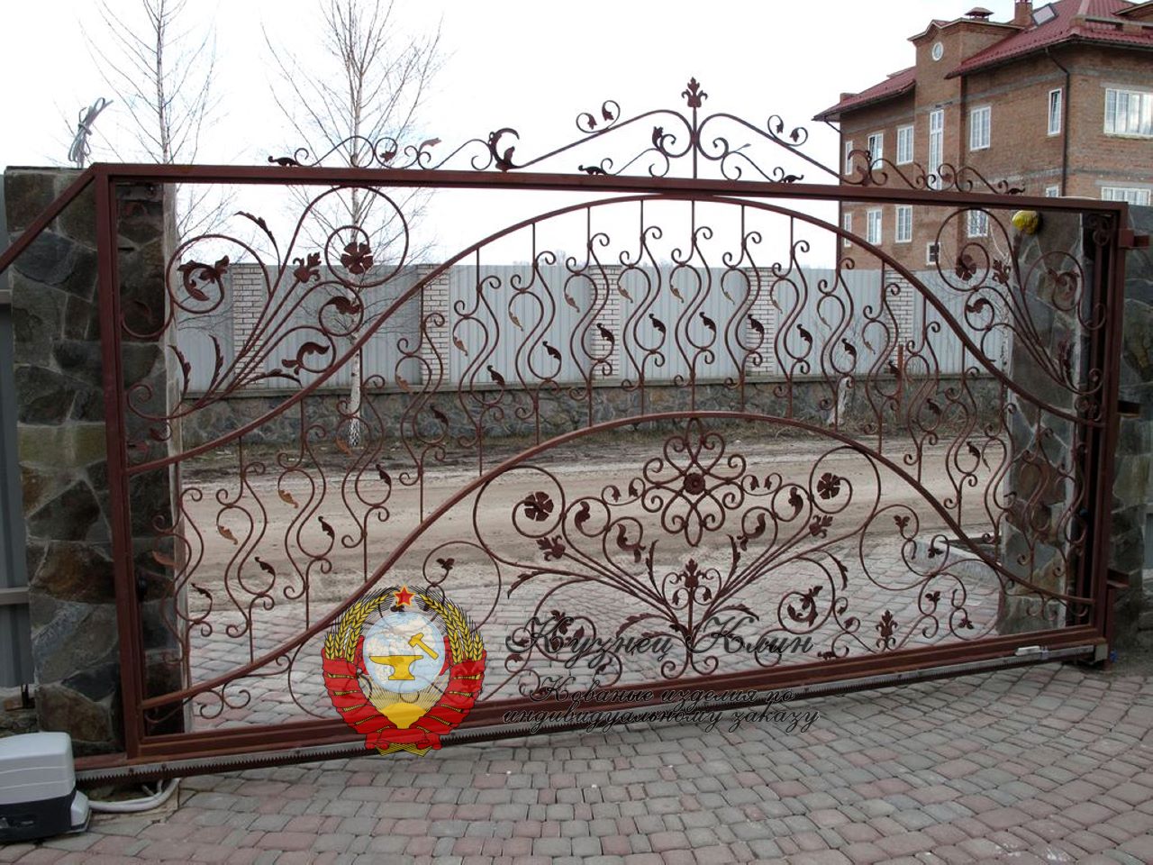 Кованые ворота открывание в сторону