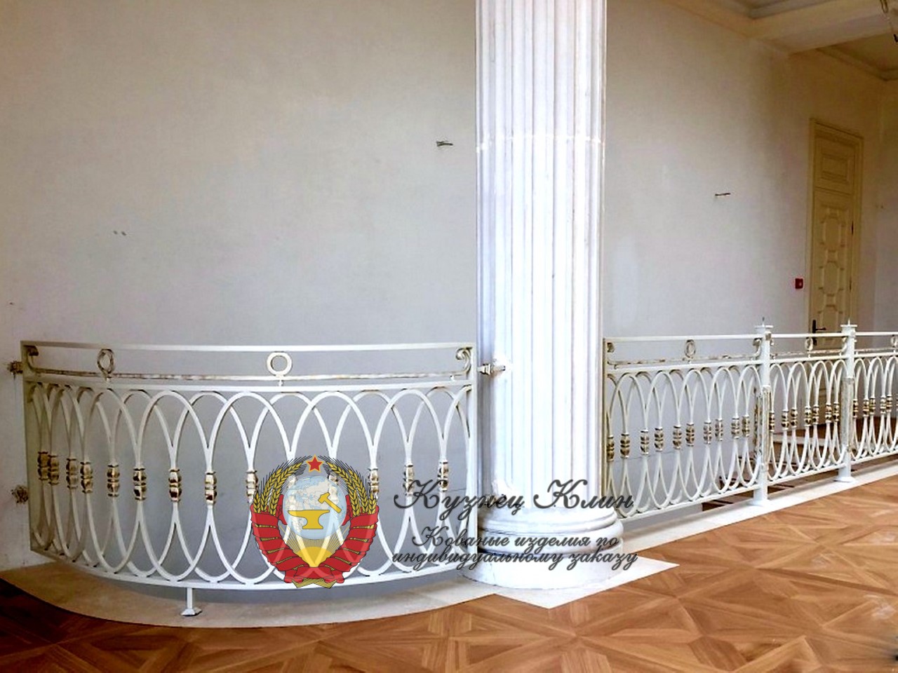 Кованые перила белые на балкон