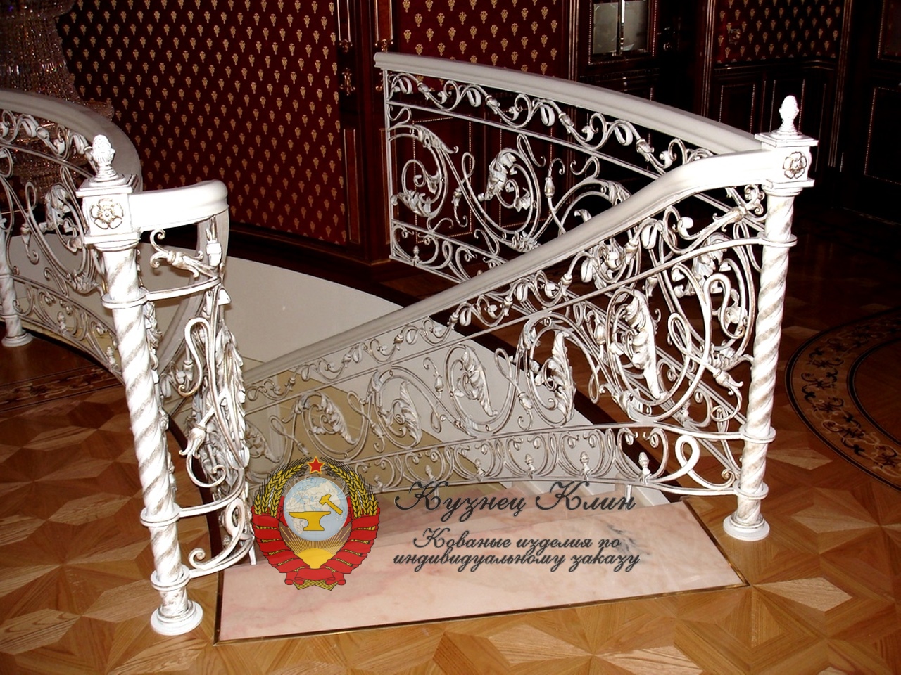 Кованые перила выход в низ