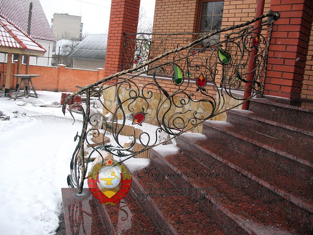 Кованые перила с витым поручнем