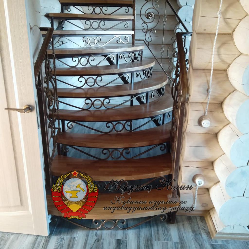 г. ВОЛОКОЛАМС КОВАНАЯ ЛЕСТНИЦА ПЕРВЫЙ ВХОД