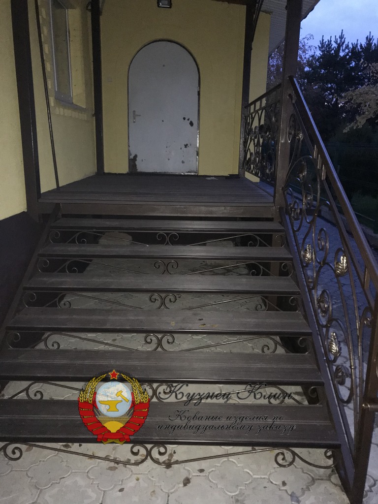 г. ДОМОДЕДОВО ЗАВЕРШЕНИЕ РАБОТ ПО КРЫЛЬЦУ