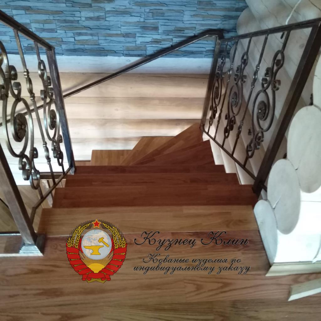 г. ИСТРА КОВАНАЯ ЛЕСНИЦА СТУПЕНИ ДУБ