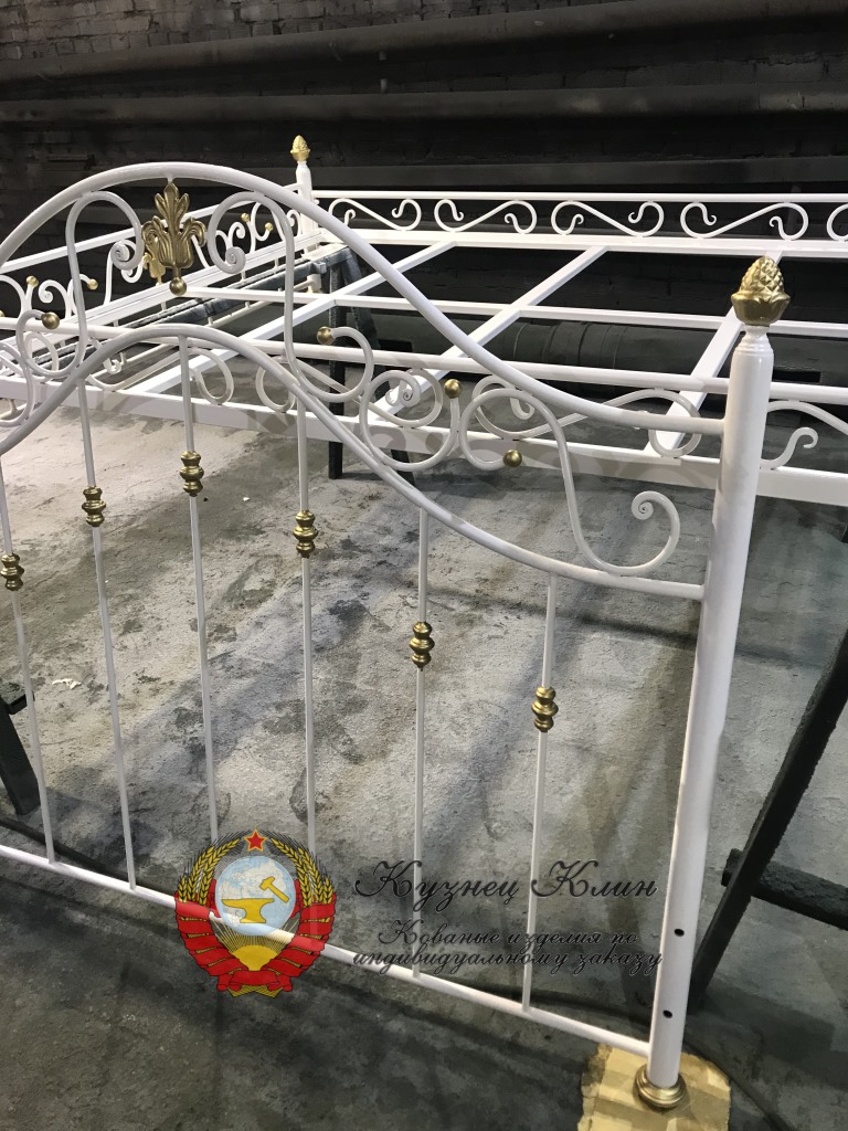 г. МОСКВА КОВАНАЯ КРОВАТЬ БЕЛАЯ 4