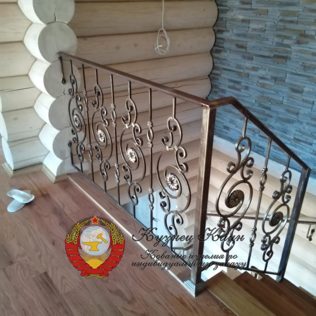 г.ВОЛОКОЛАМСК КОВАНАЯ ЛЕСТНИЦА ВЫХОД НА ВЕРХ