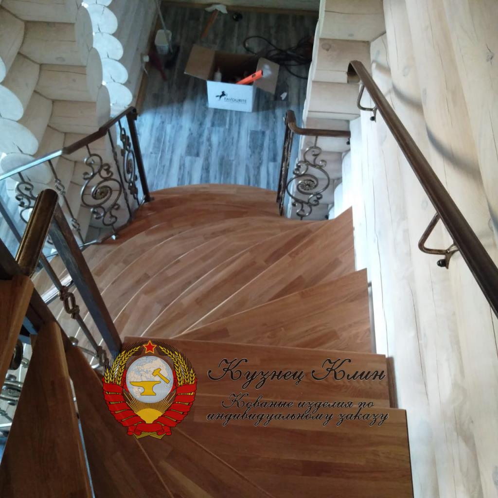 г.ИСТРА КОВАНАЯ ЛЕСТНИЦА НА ДВА ВХОДА