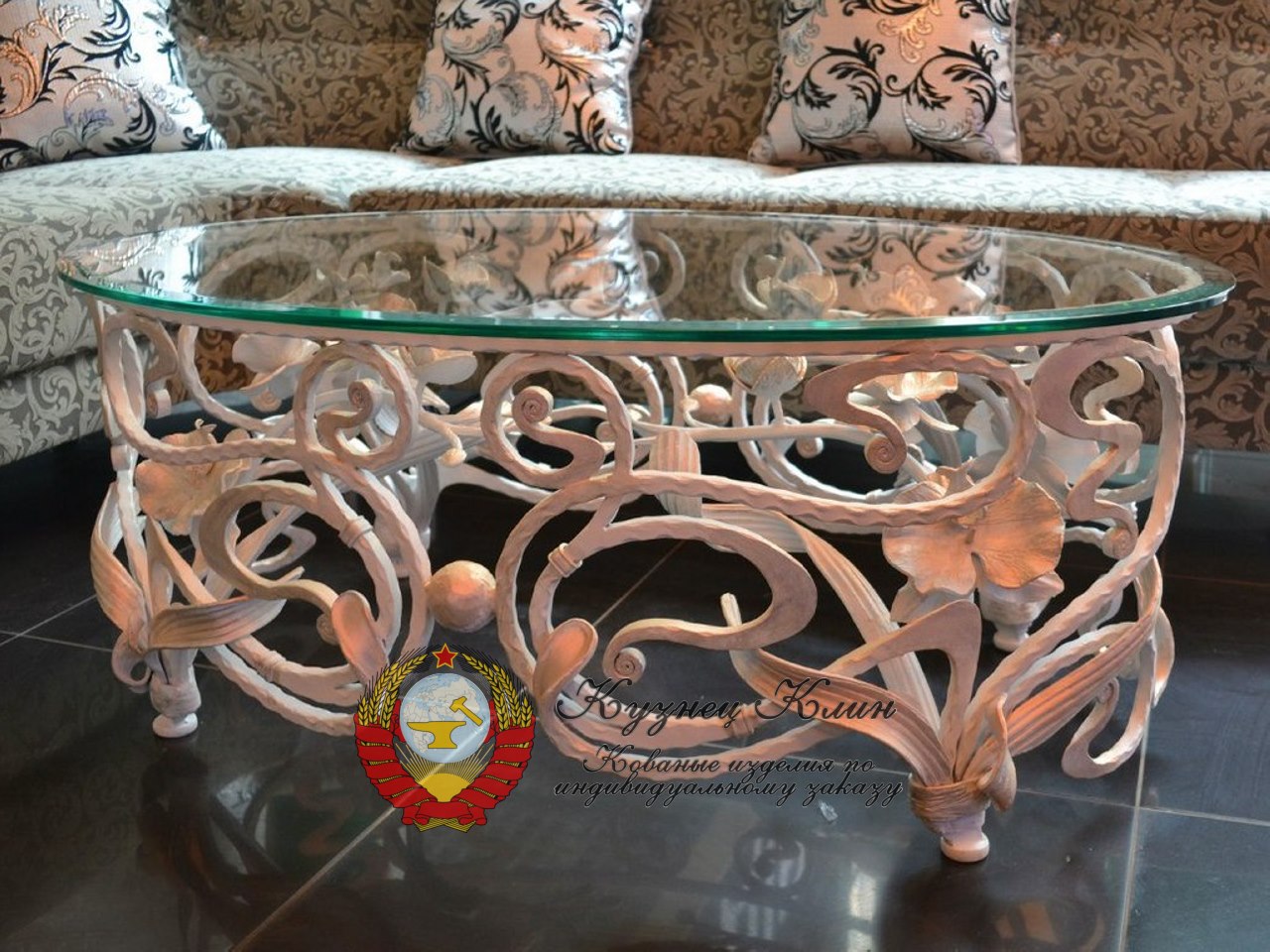 Кованый стол массивный