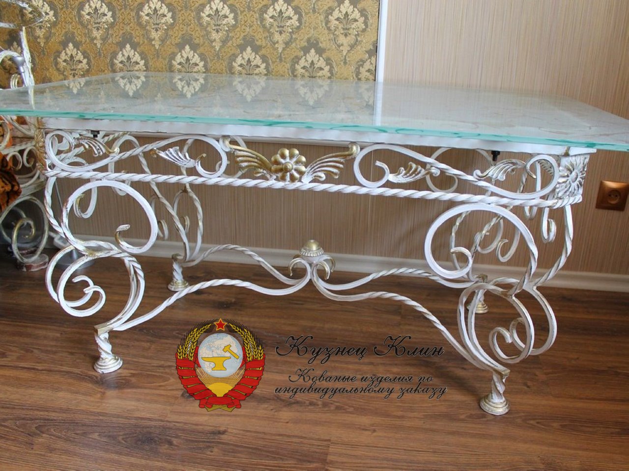 Кованый чайный столик