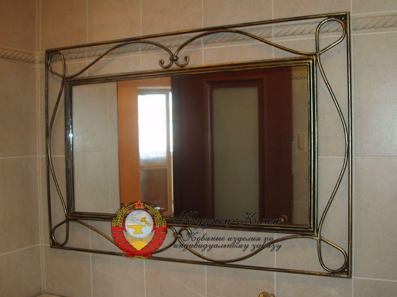 Кованое зеркало простое