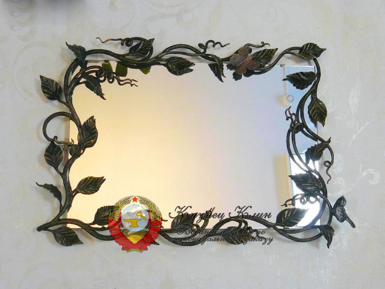 Кованое зеркало с раскладкой