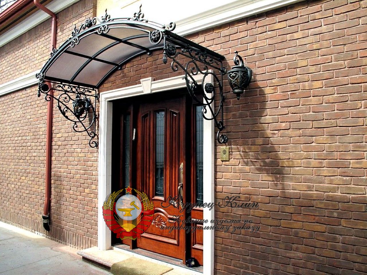 Кованый козырек широкий