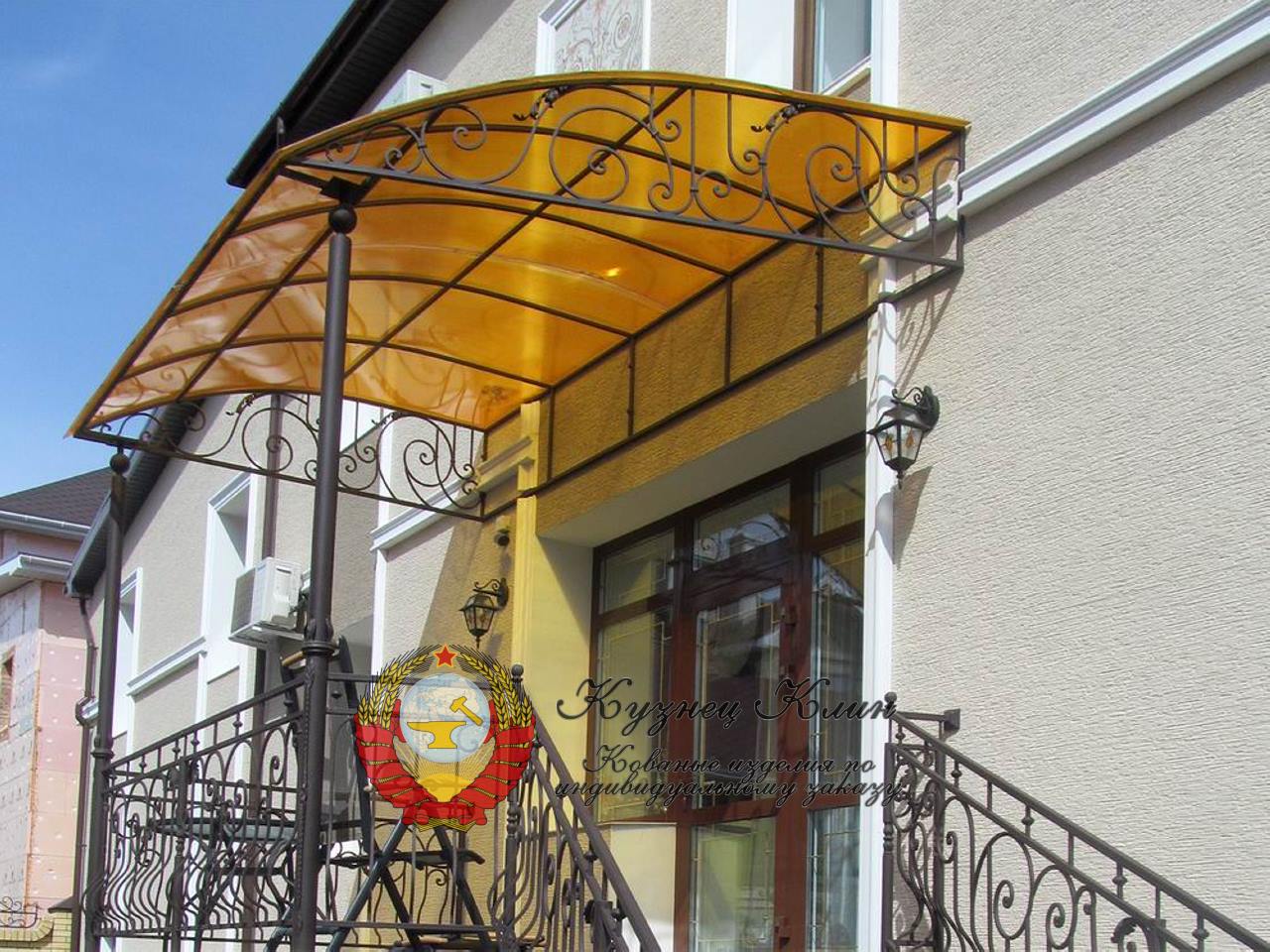 Кованый навес с крыльцом