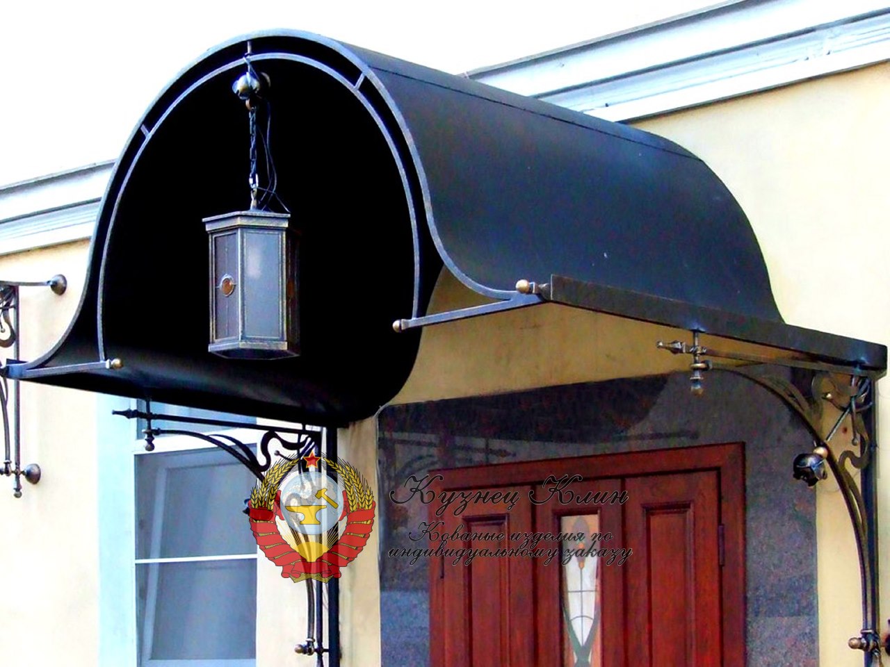 Кованый навес с фонарем