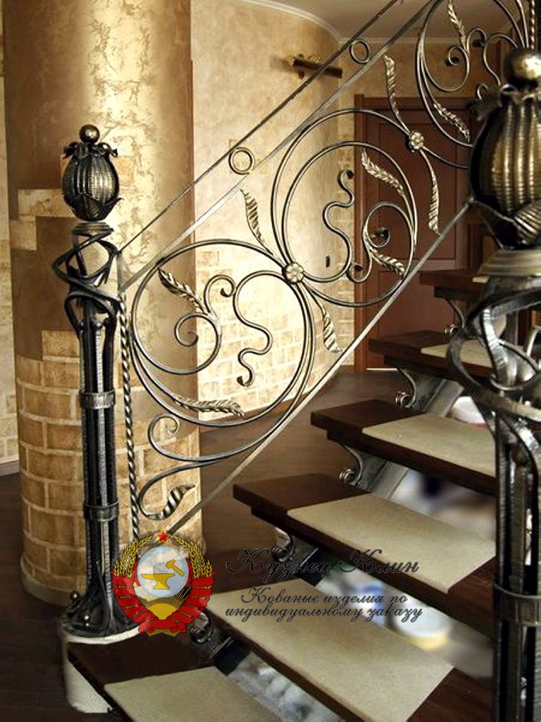 Кованые стоблы лилия