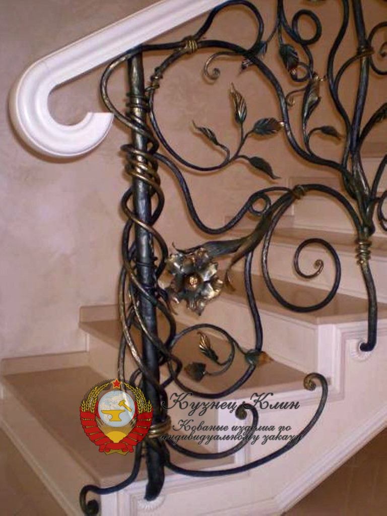 Кованый столб начало с боковым крепежем