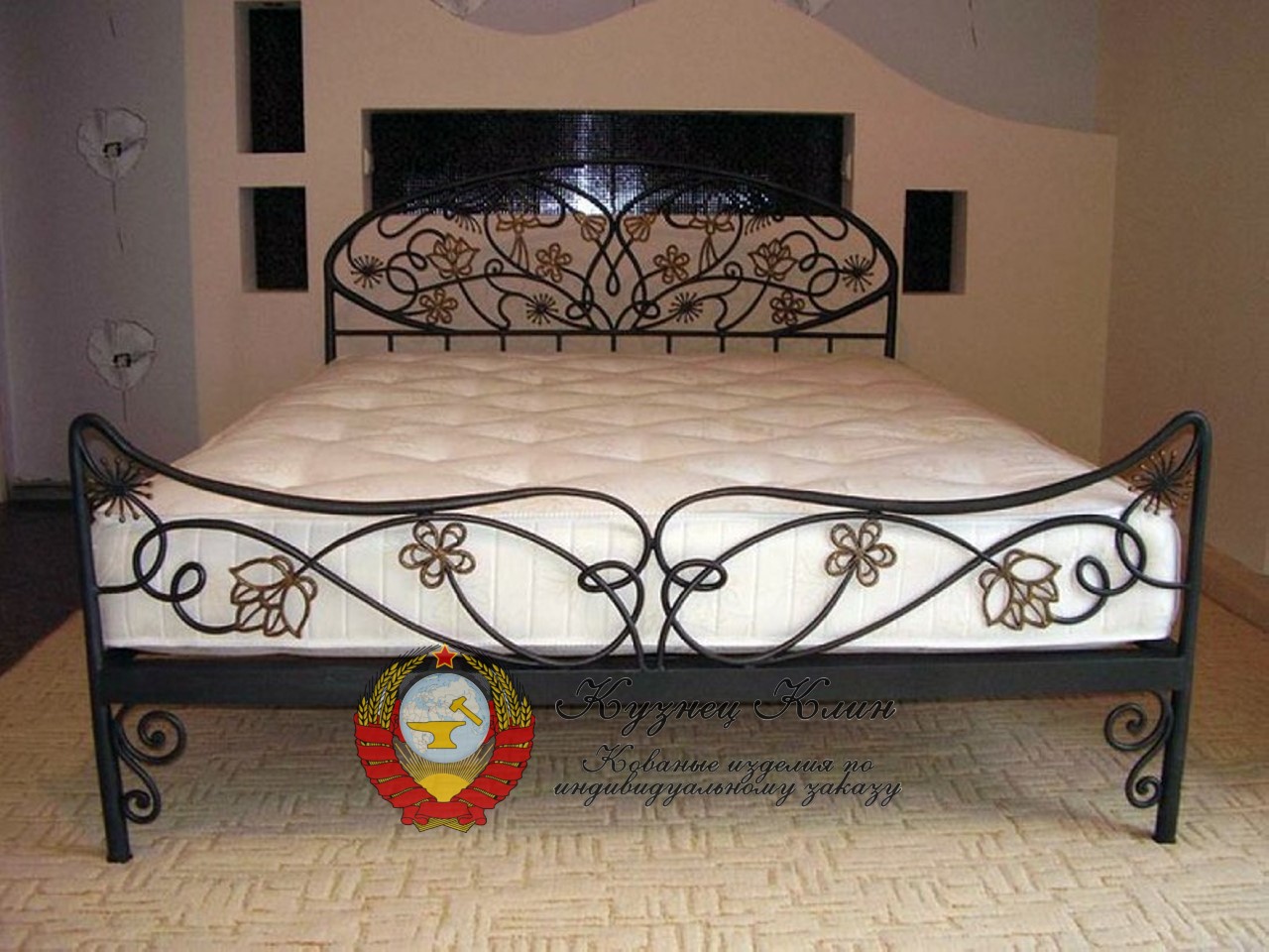 Кованая кровать цветочек