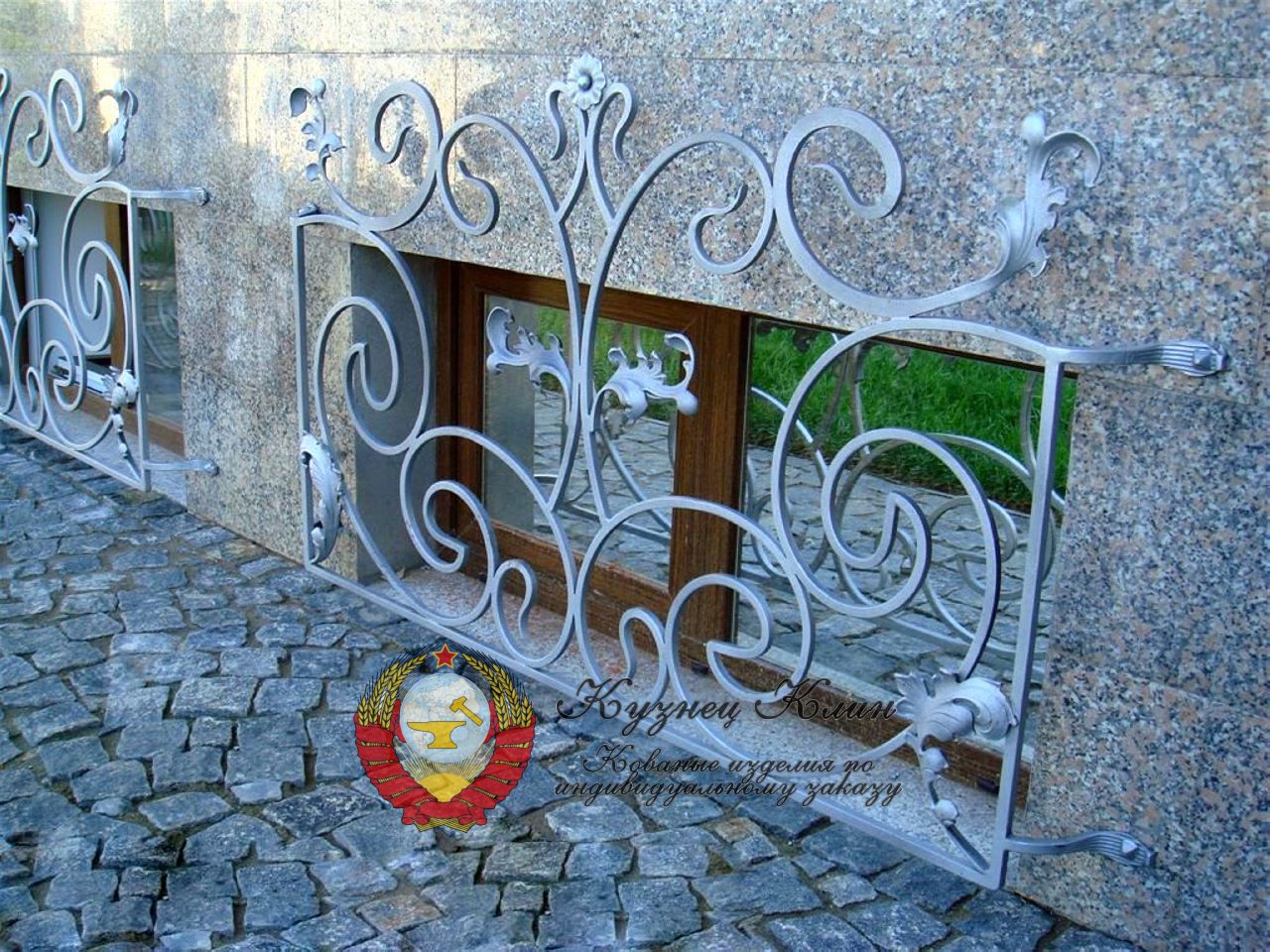 Кованая решетка на цоколь