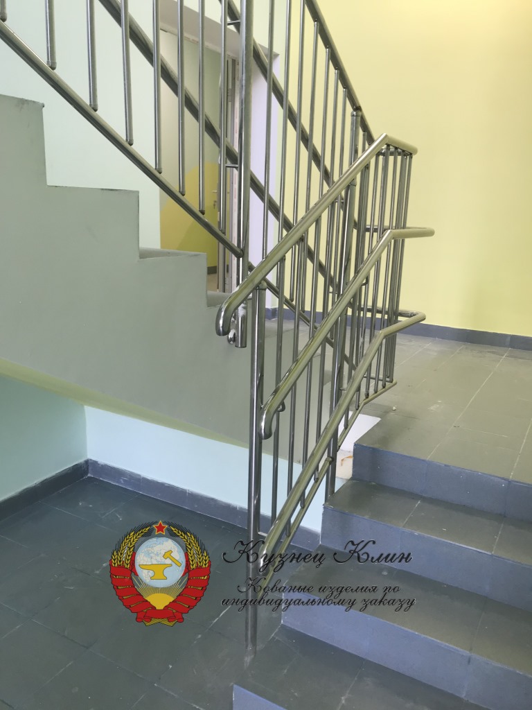 Заходная секция лестничного ограждения из нержавейки