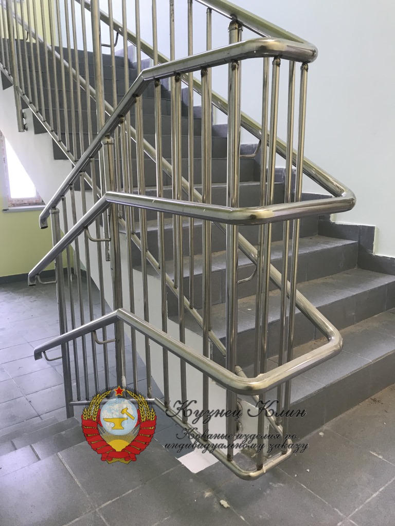 Ограждения лестничных пролётов из нержавейки