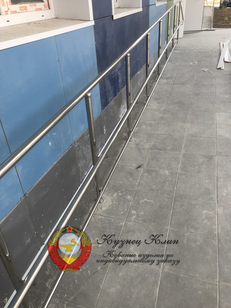 Прстой вариант поручня из нержавейки