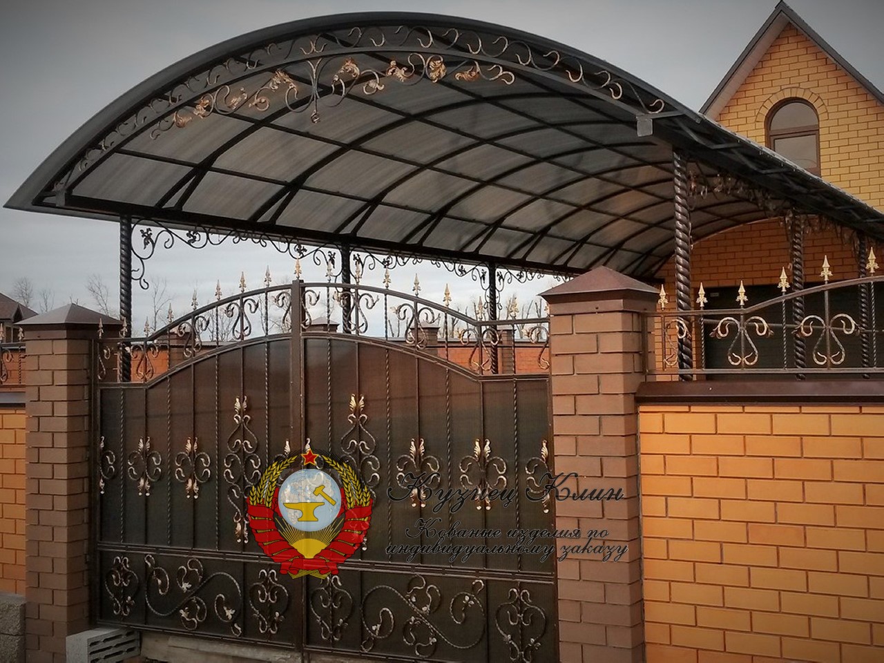 Автонавес для гаража с элементами ковки