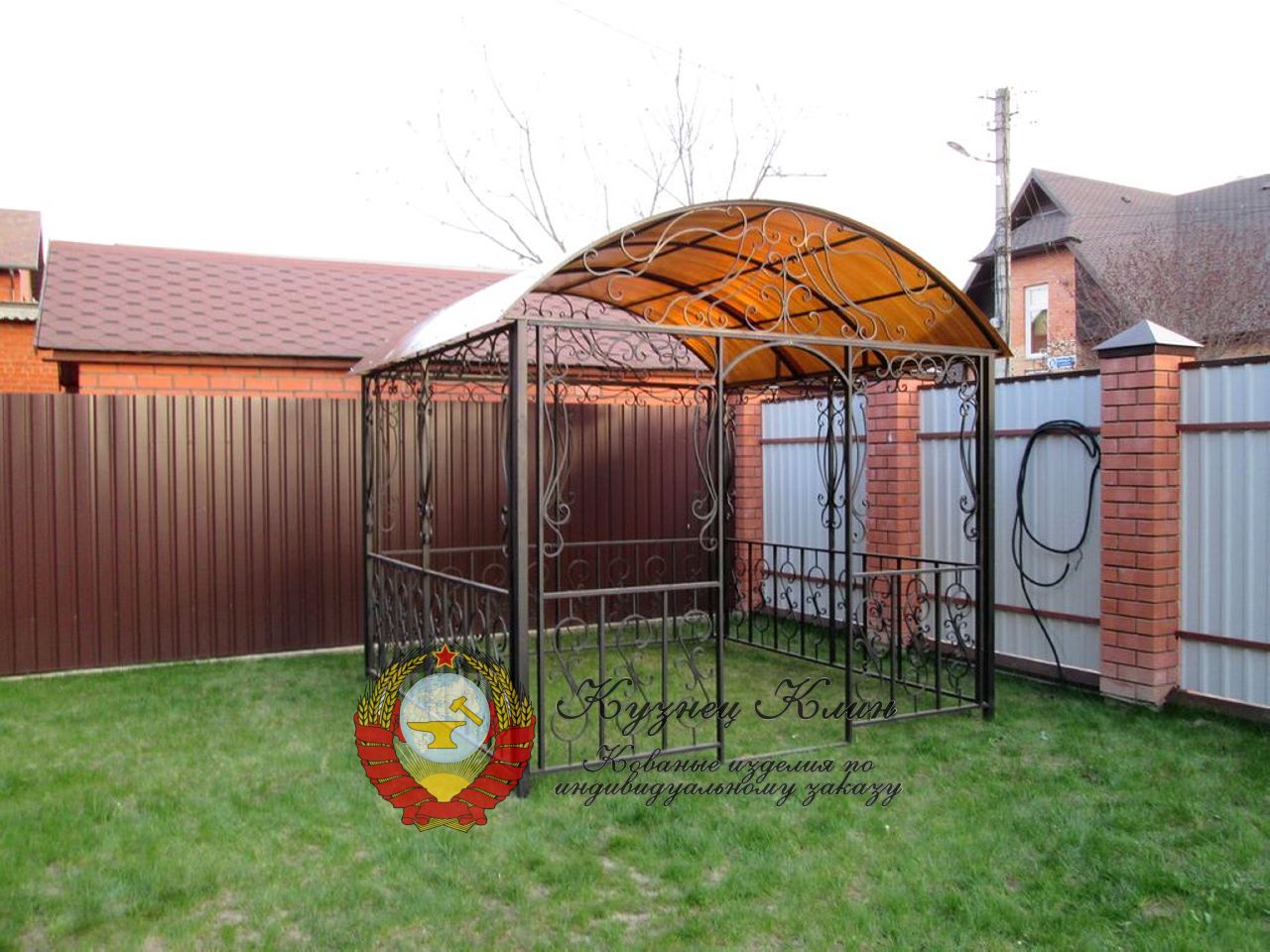 Кованая беседка для отдыха