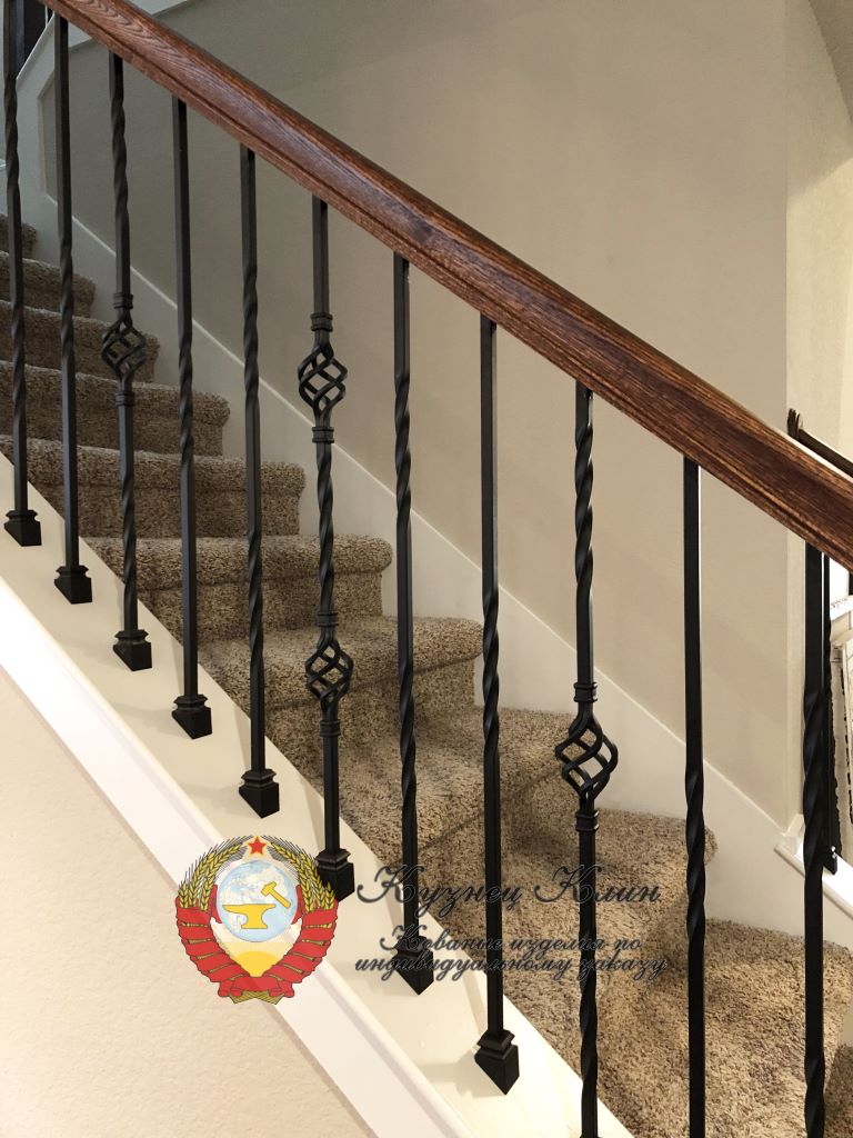 Лестница с торсироанными балясинами