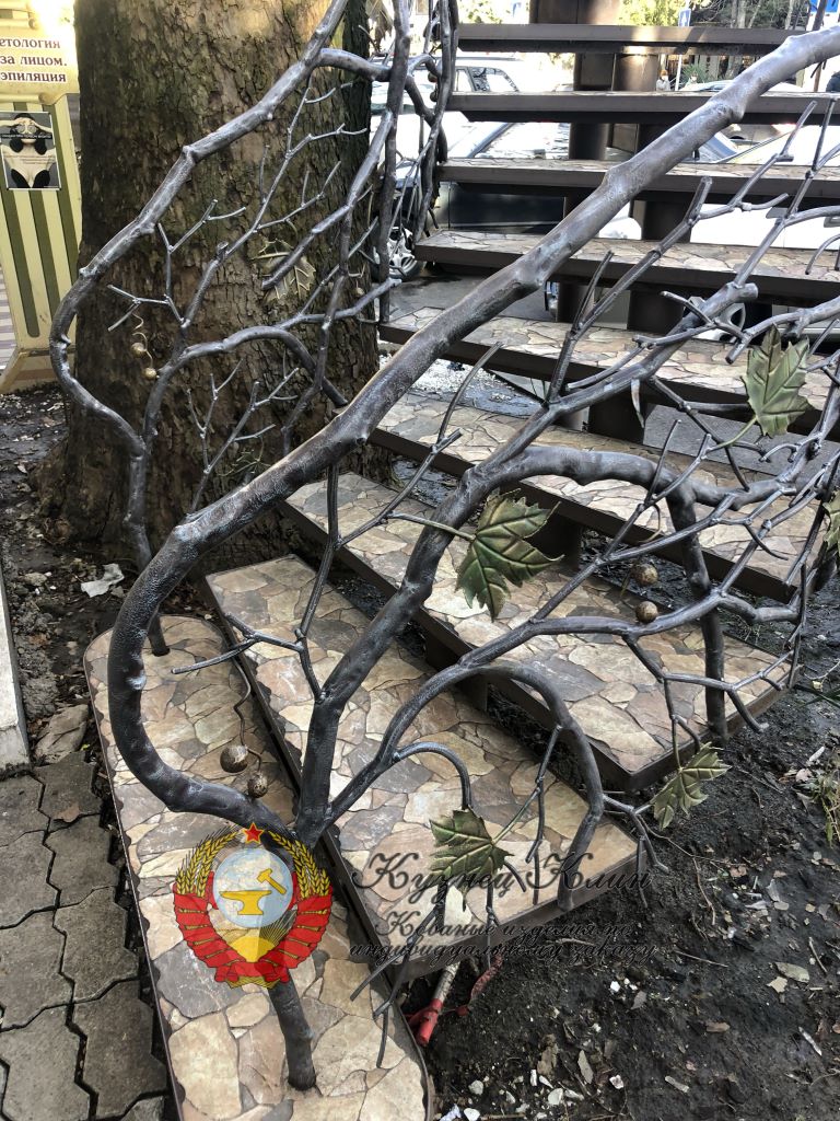 Уличное ограждение лестницы