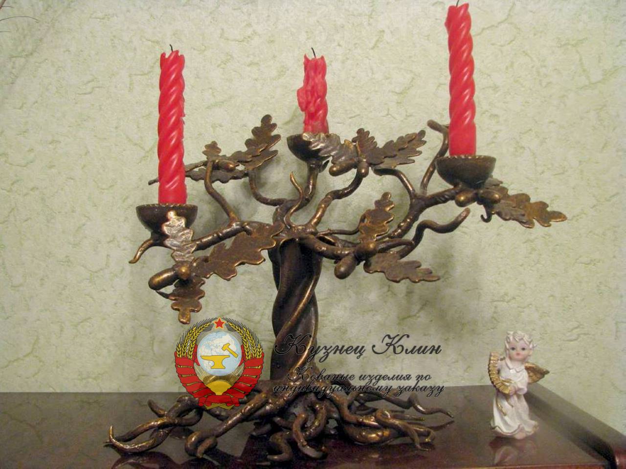 Подсвечник кованый с дубовыми листьями