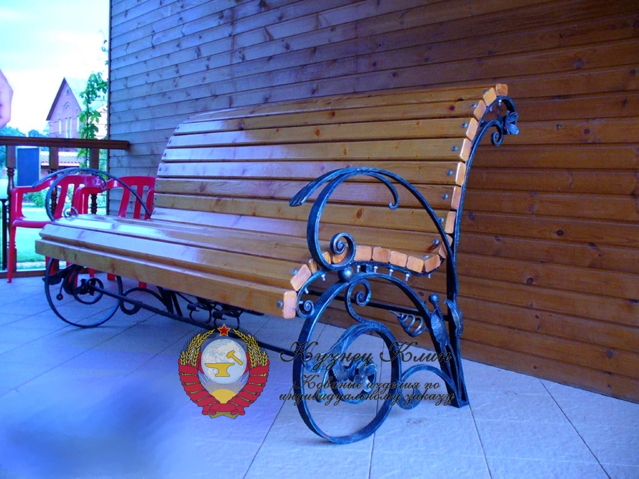 Кованая лавочка  ножками-волютами